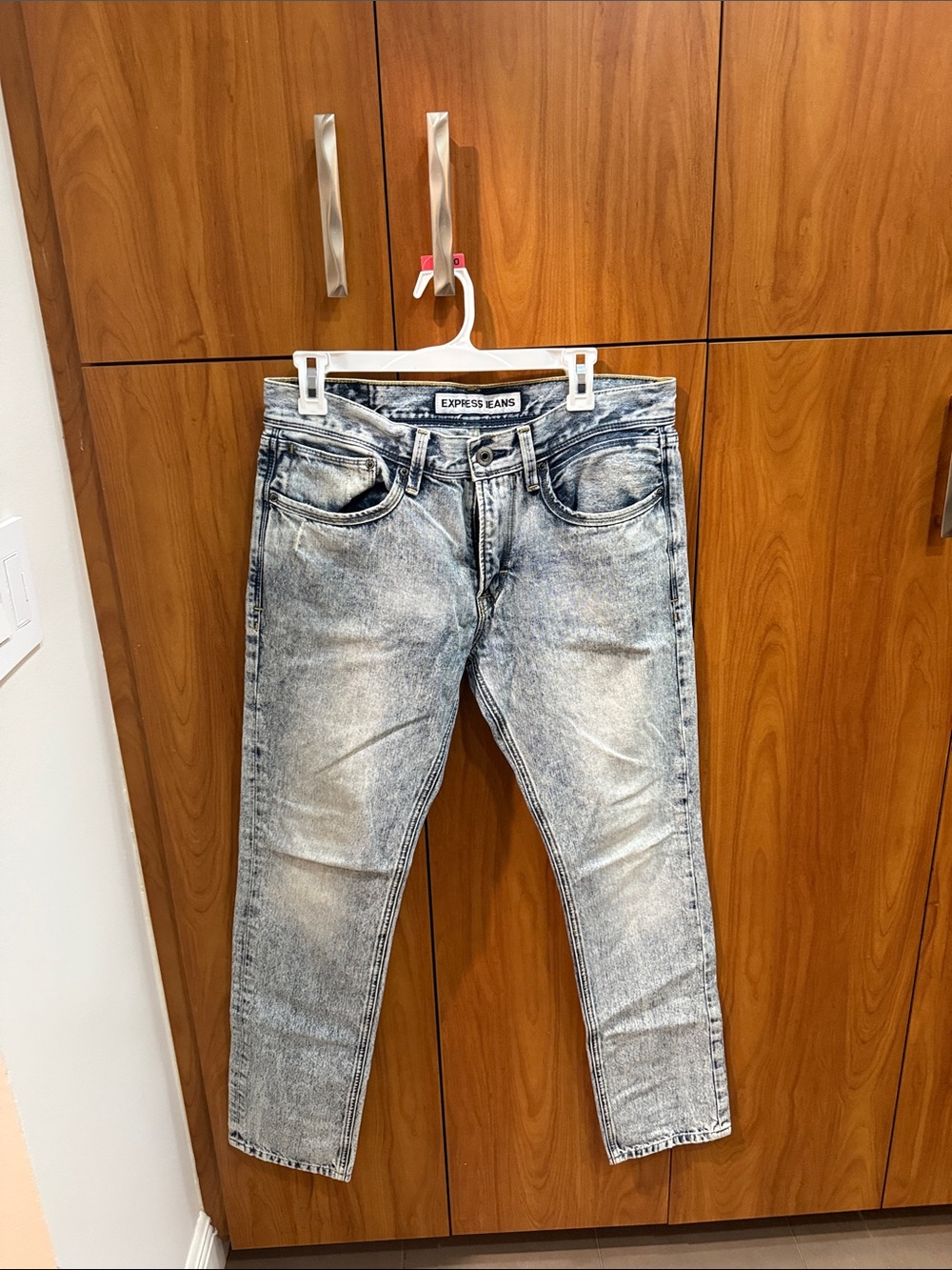 Express Men’s Slim Straight Acid-Wash Jeans in Light Blue